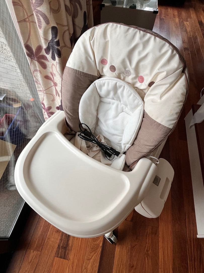 Combi ネムリラ 電動 スウィング￼￼ AUTO SWING ベビーチェア