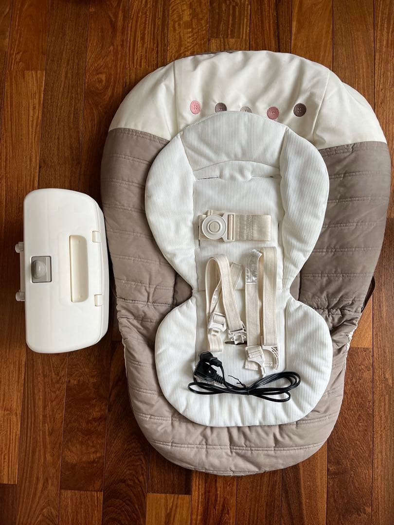 Combi ネムリラ 電動 スウィング￼￼ AUTO SWING ベビーチェア