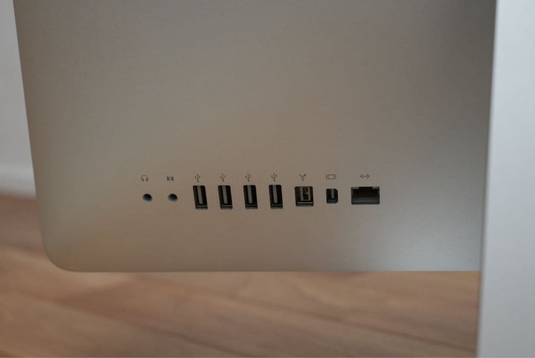 値下げ　Apple iMac (21.5-inch, Late 2009)