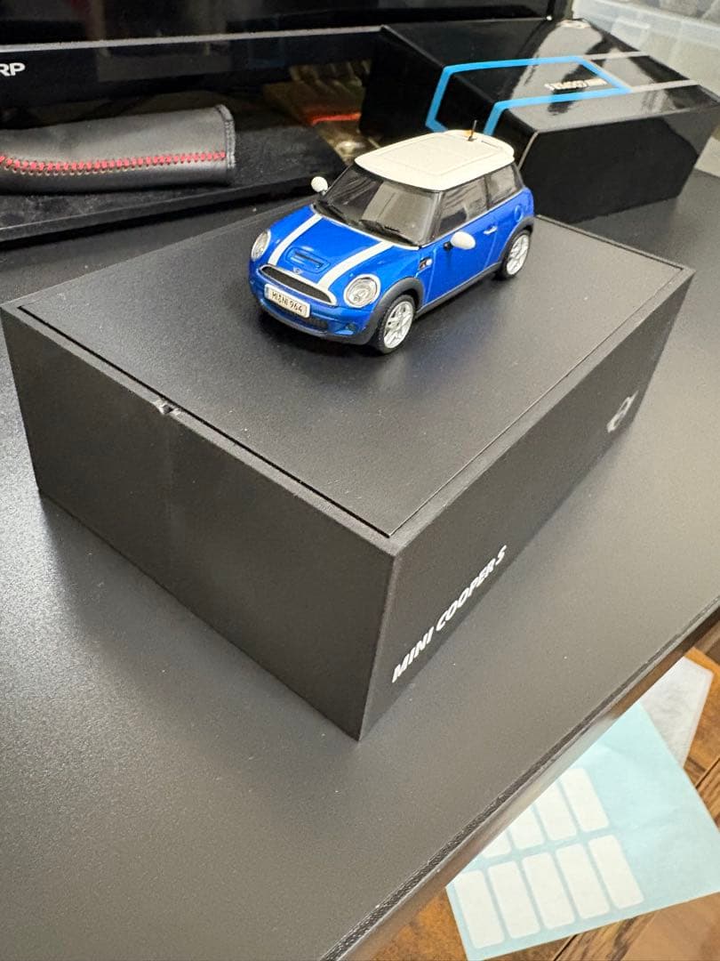 MINI COOPER S ミニカー 1/43 スケール 青