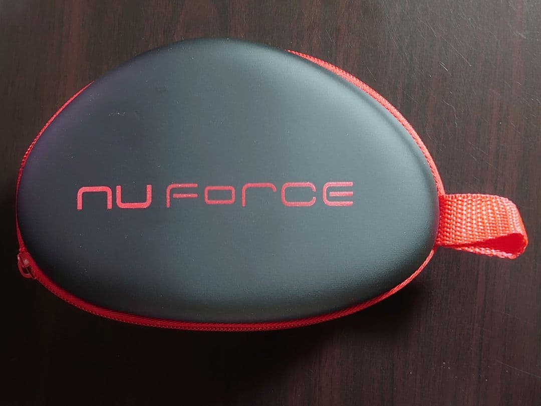 ヘッドホン Nuforce UF-30