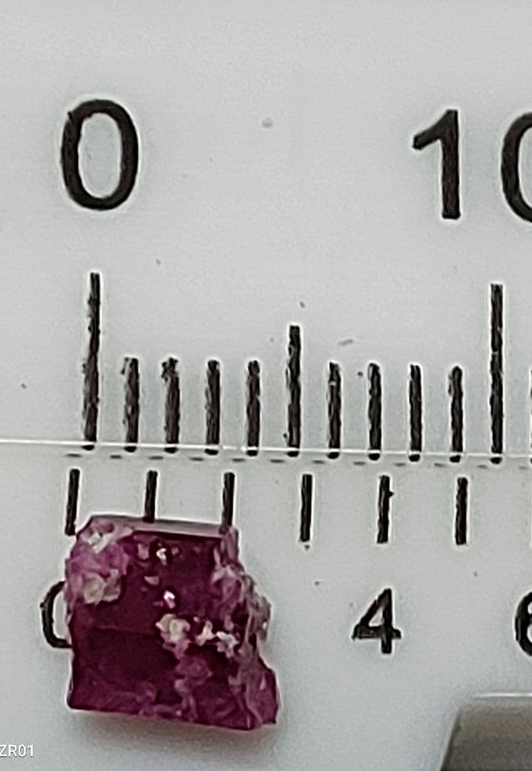 ビクスバイト原石 レッドベリル原石 宝石質 約1ct