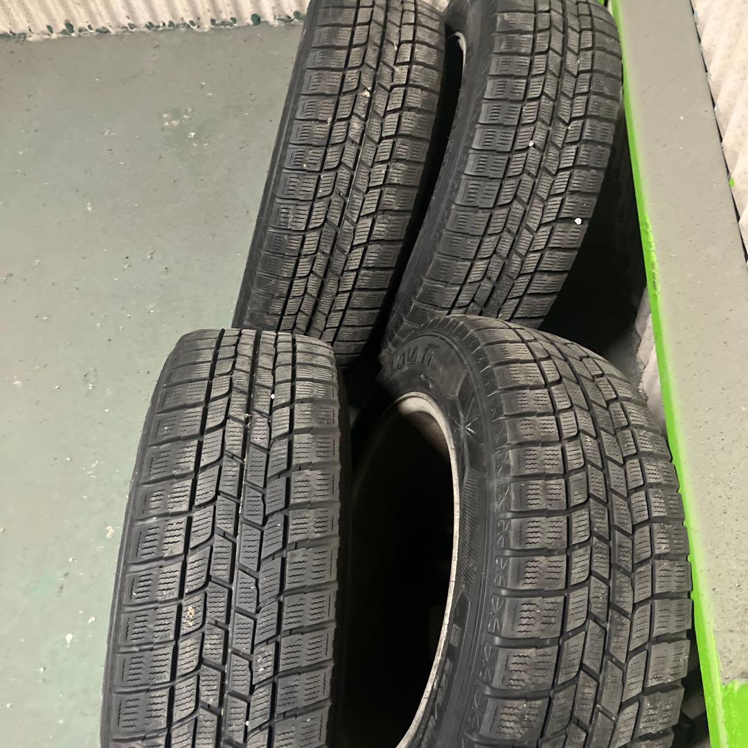 デリカd5 スタッドレスタイヤ　グッドイヤー　225/60R17