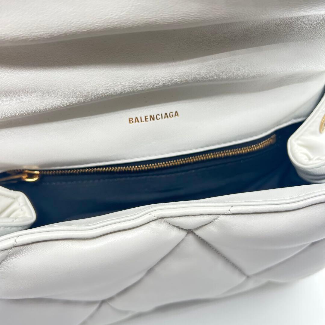 【未使用に近い】BALENCIAGA バレンシアガ クラッチバッグ ホワイト 白