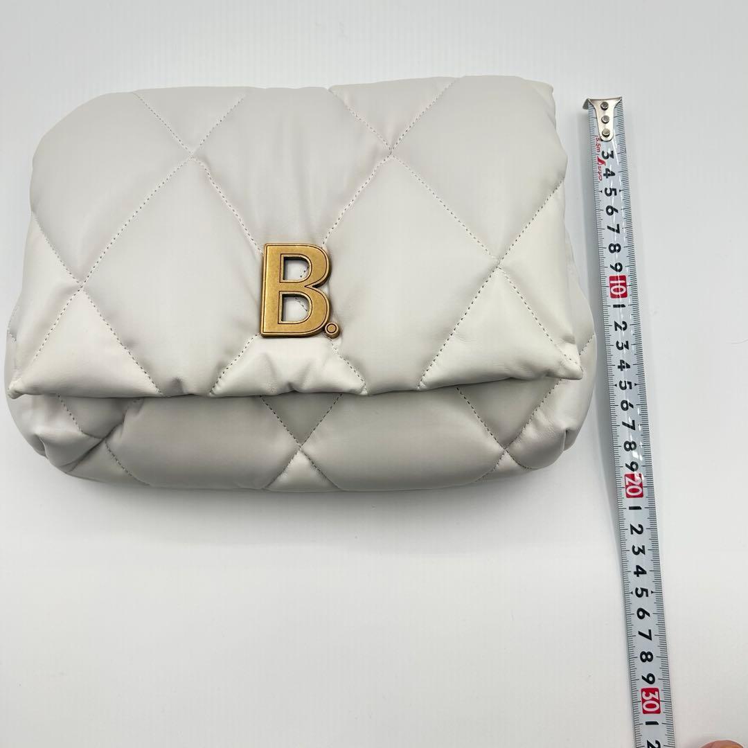 【未使用に近い】BALENCIAGA バレンシアガ クラッチバッグ ホワイト 白
