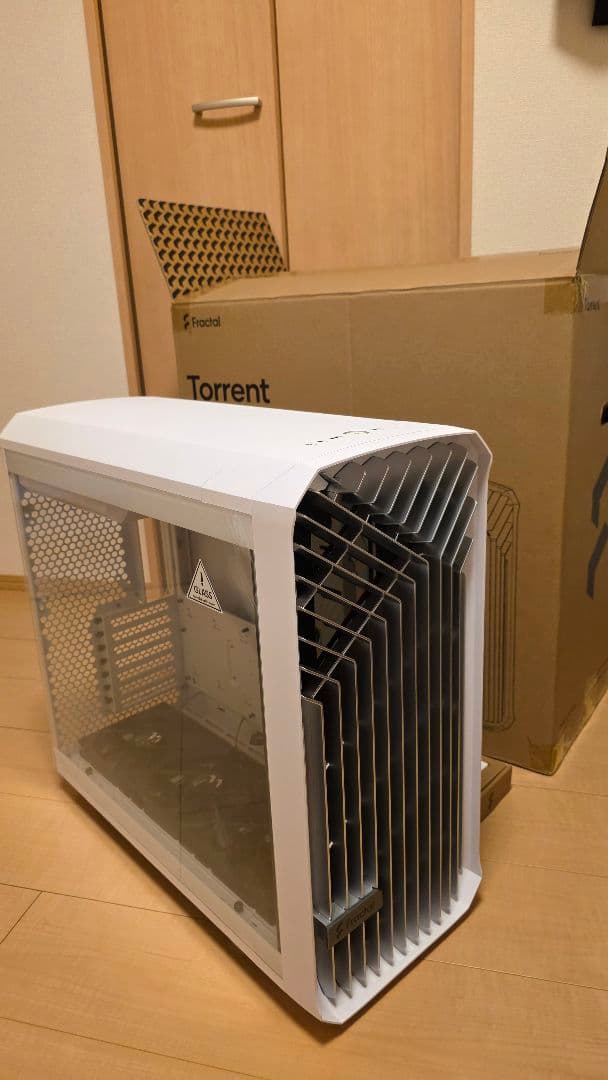 【新古品】Fractal Design Torrent White TG