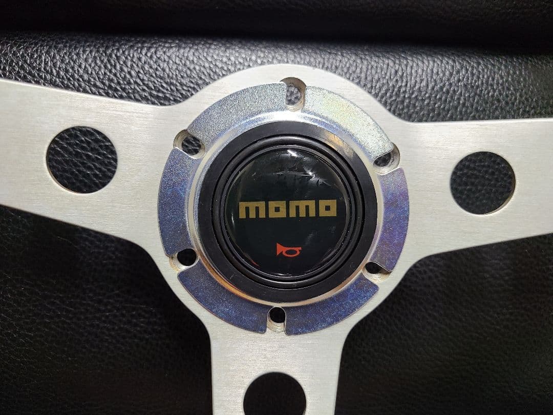 momo ウッドステアリング 35パイ ホーンボタン・配線付き レトロ