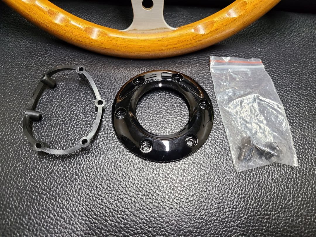 momo ウッドステアリング 35パイ ホーンボタン・配線付き レトロ