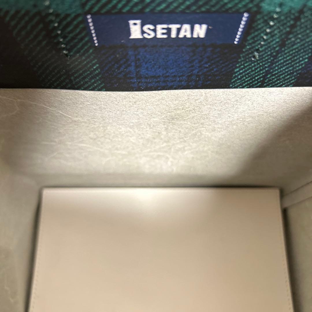 伊勢丹　アンノウンプロダクツ