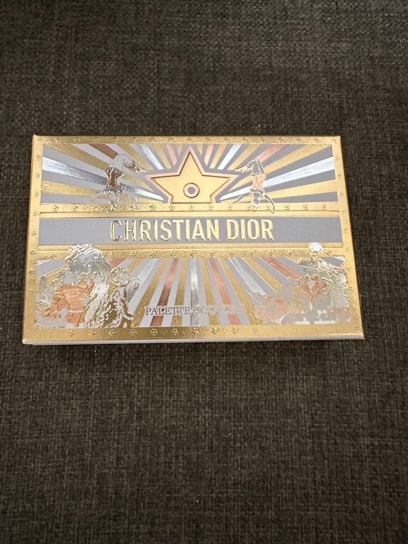 Diorクチュール アイ パレット (ホリデー コレクション 2025 限定品