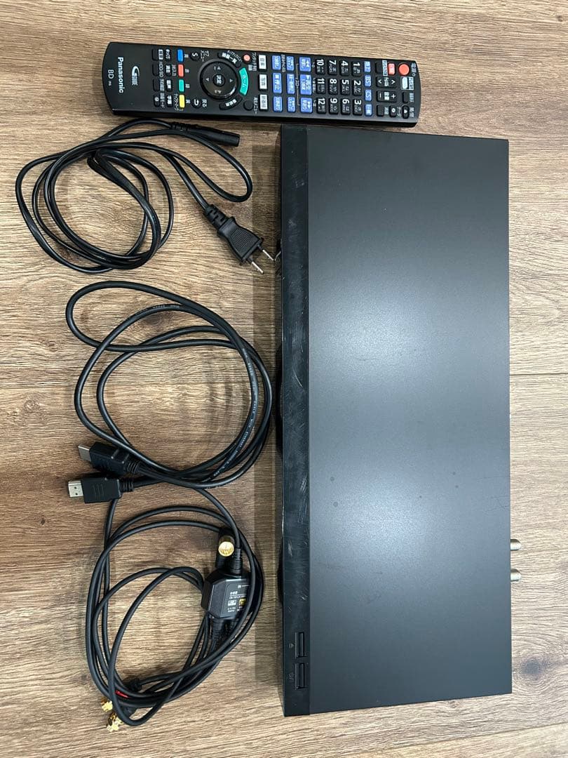 DIGA　ブルーレイレコーダー　DMR-2W201