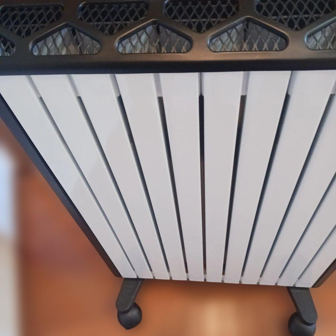 リモコン付き⭐DeLonghi オイルヒーター 縦型