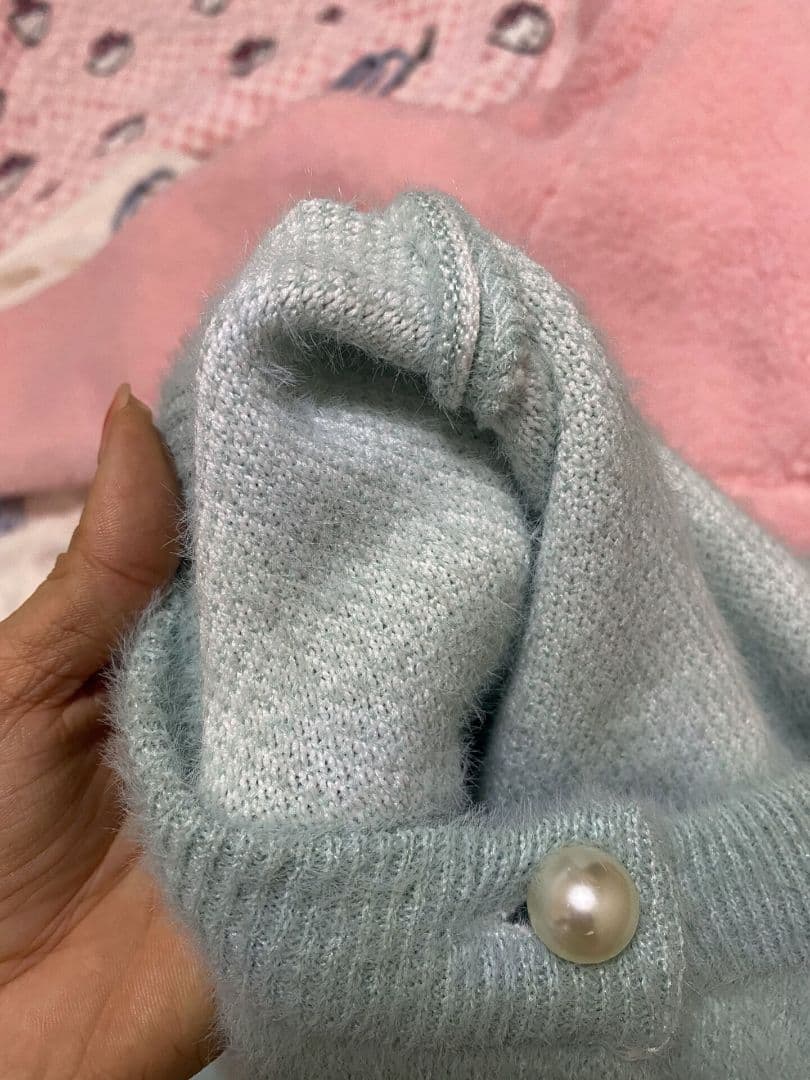 水色ニットカーディガン パールボタン付き