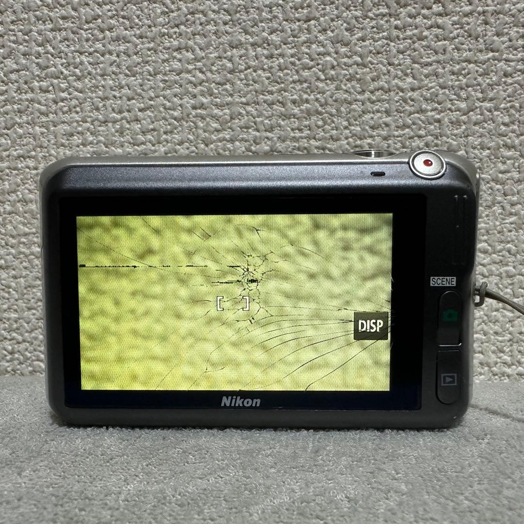 動作品✨️バッテリー充電器付き　COOLPIX S6400 デジカメ　シルバー　銀