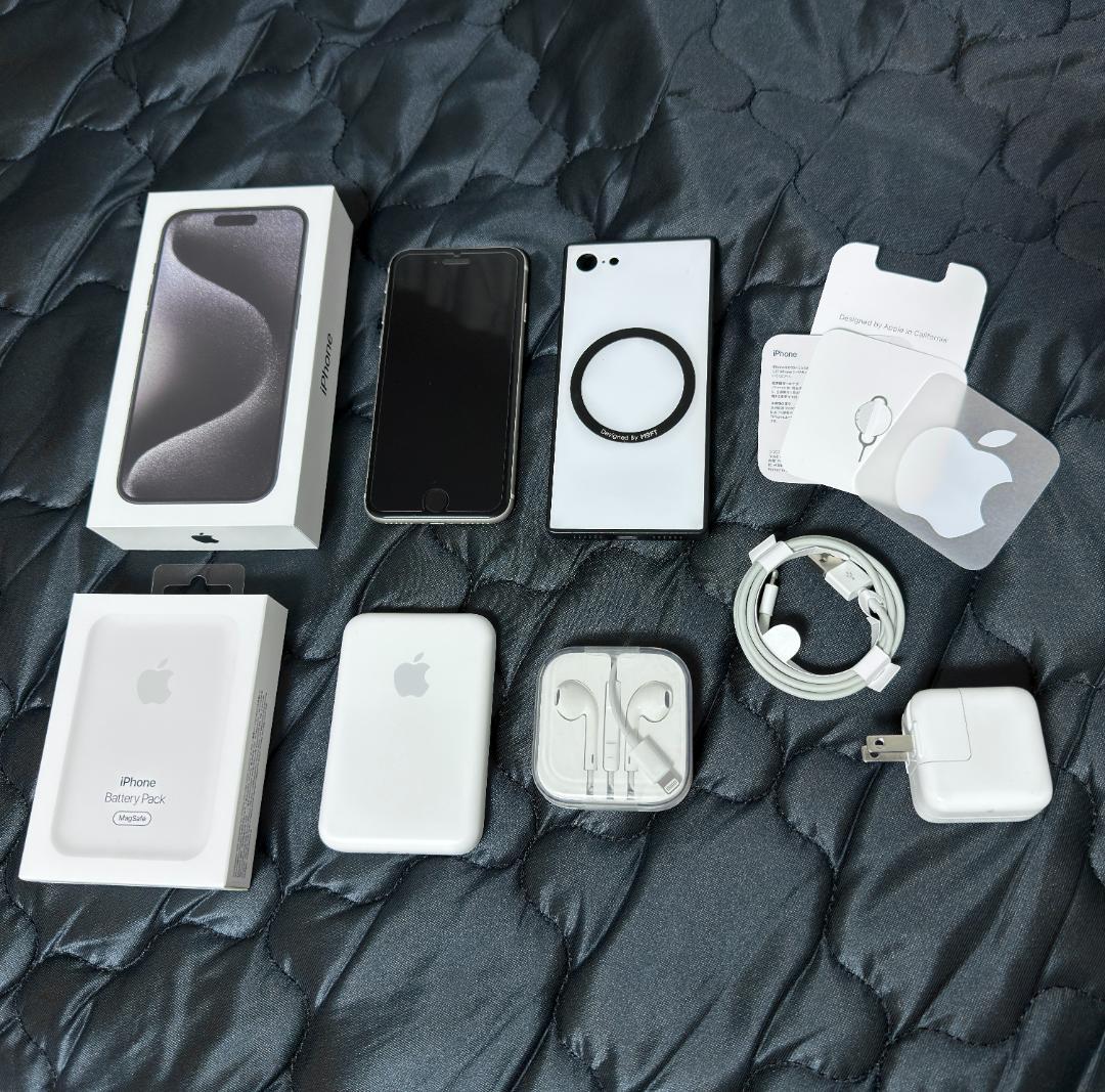 x*y様 iPhone SE(第3世代)64GB Appleモバイルバッテリー付