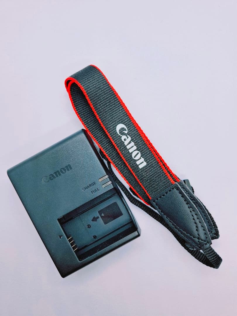 Canon R50 ミラーレス一眼カメラ ホワイト オマケ付き