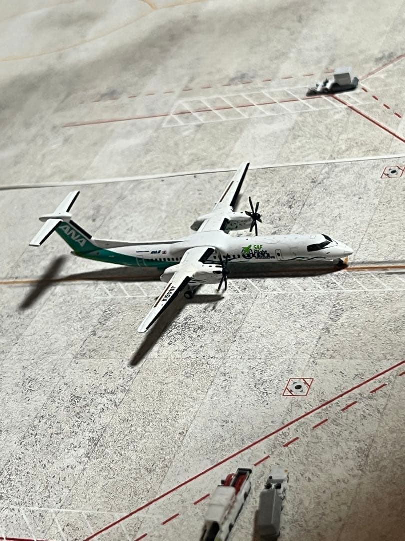 あ*か様 ANA Dash 8 Q-400 全日空 BOMBARDIER グリー
