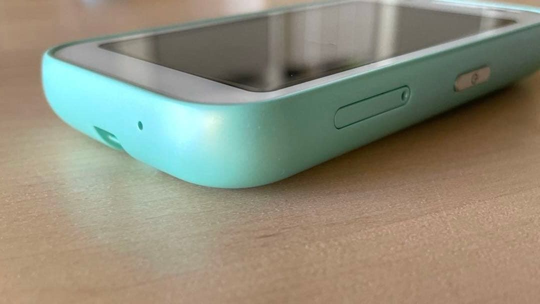 au mamorino6 マモリーノ6 ミント本体 キッズ携帯 充電器付き！