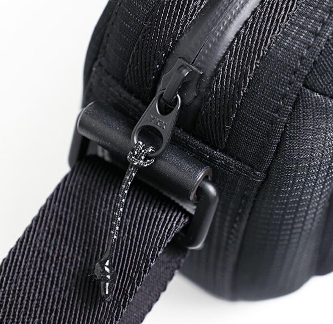 てつりんですモンクレール Cut Cross Body Bag