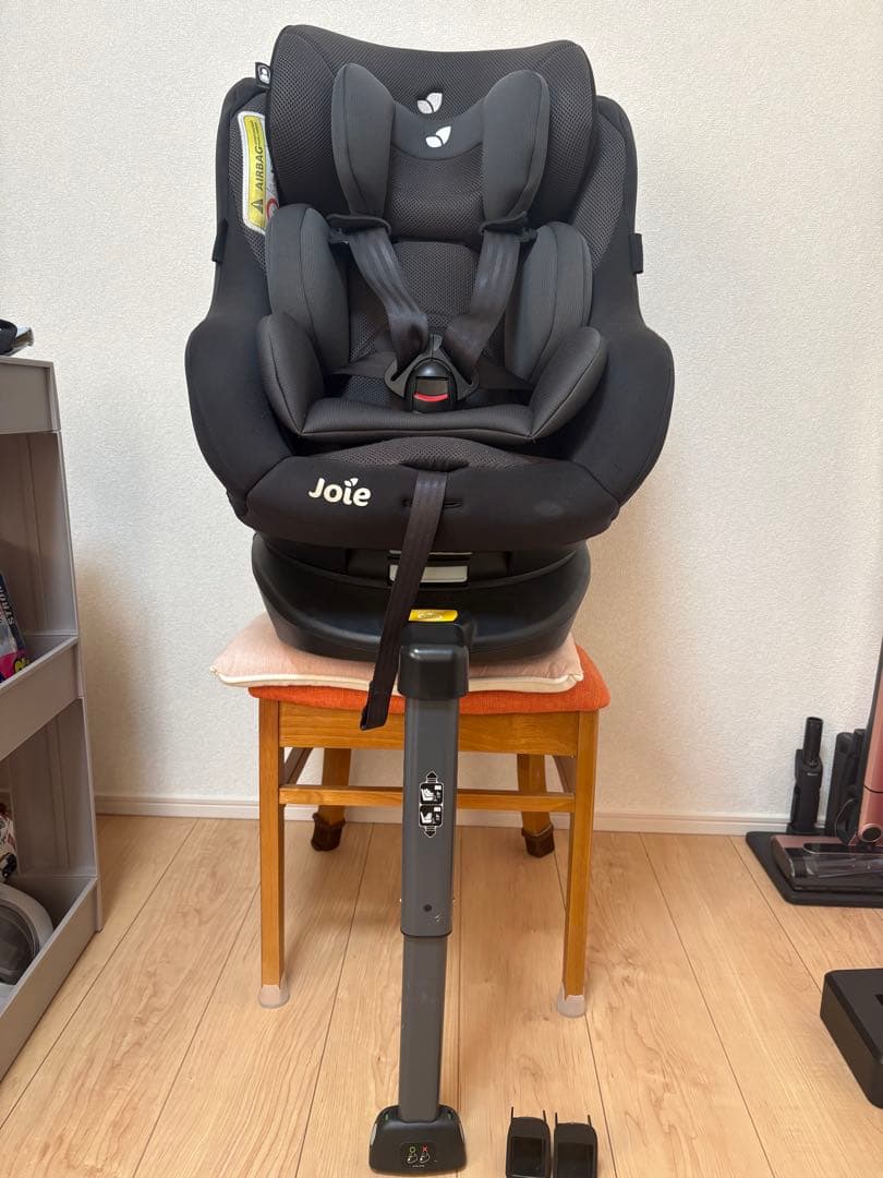 Joie アーク360 チャイルドシート ブラック　メルカリ市終了後値上げします