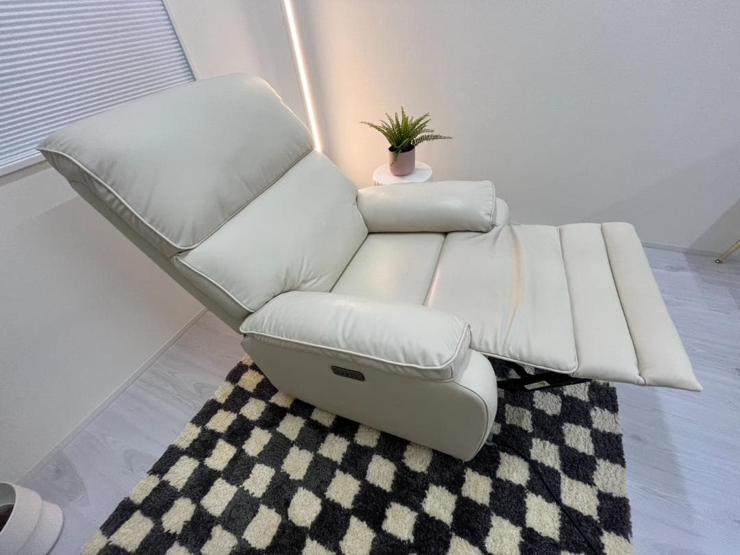 電動リクライニング ホワイトソファ