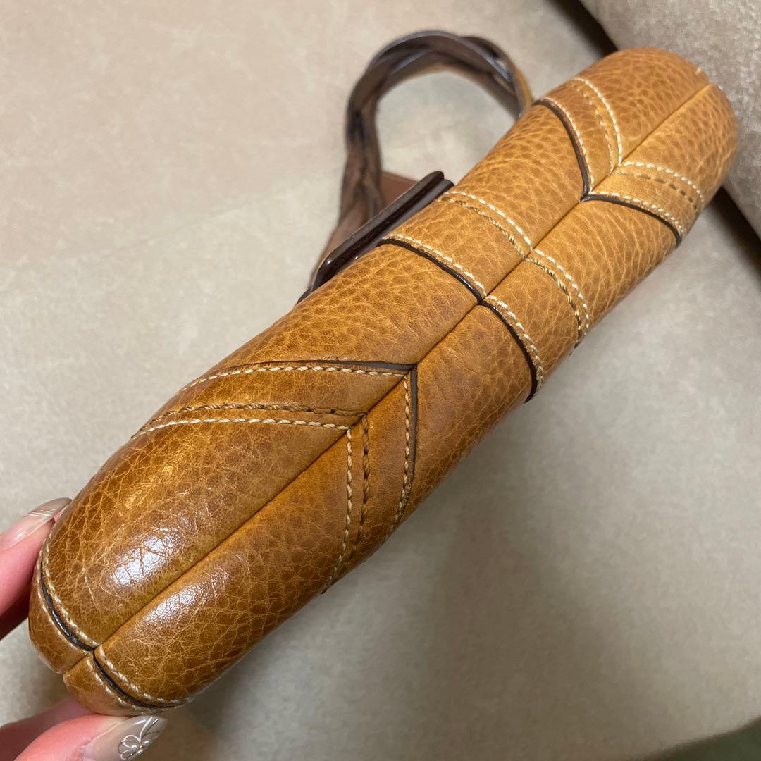 ブラウンレザーショルダーバッグ