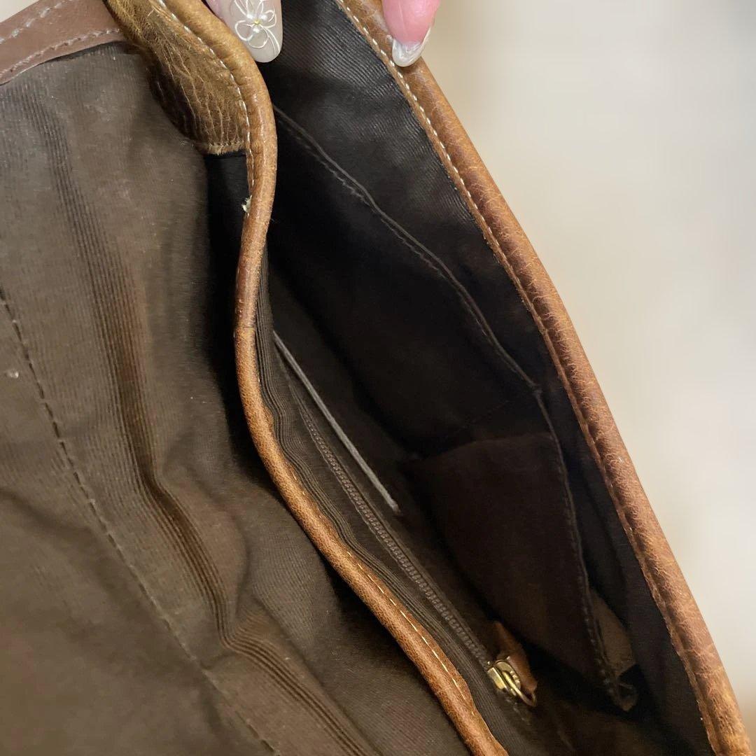 ブラウンレザーショルダーバッグ