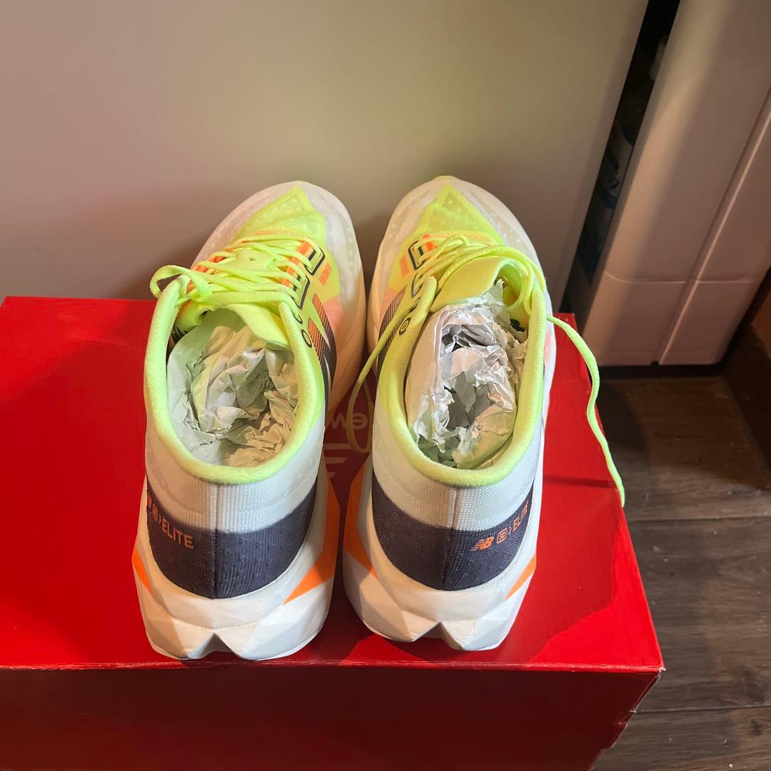 ニューバランススーパーコンプ 厚底レースシューズ 新品未使用 25センチ