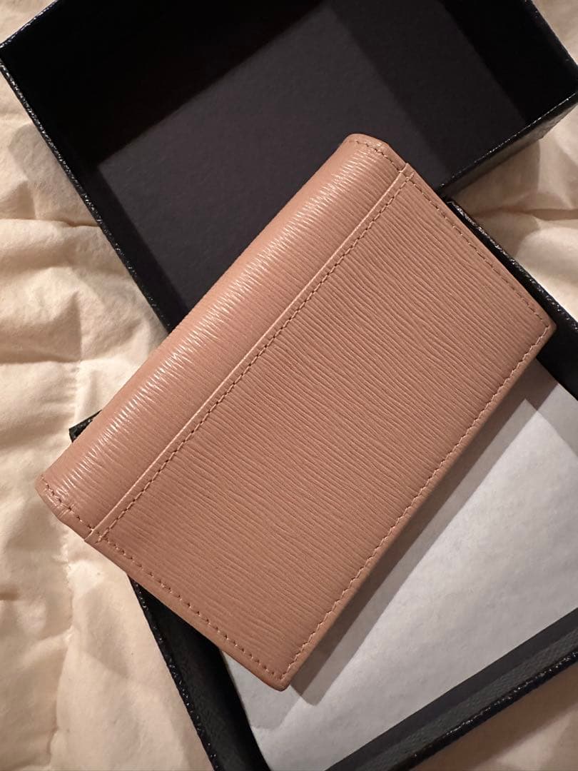 PRADA ピンクレザー 名刺入れ