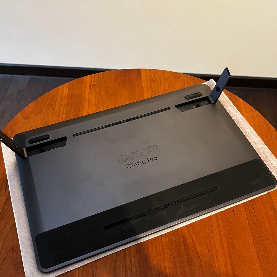 液タブ・ペンタブ Wacom Cintiq Pro 13 DTH-1320/AK0