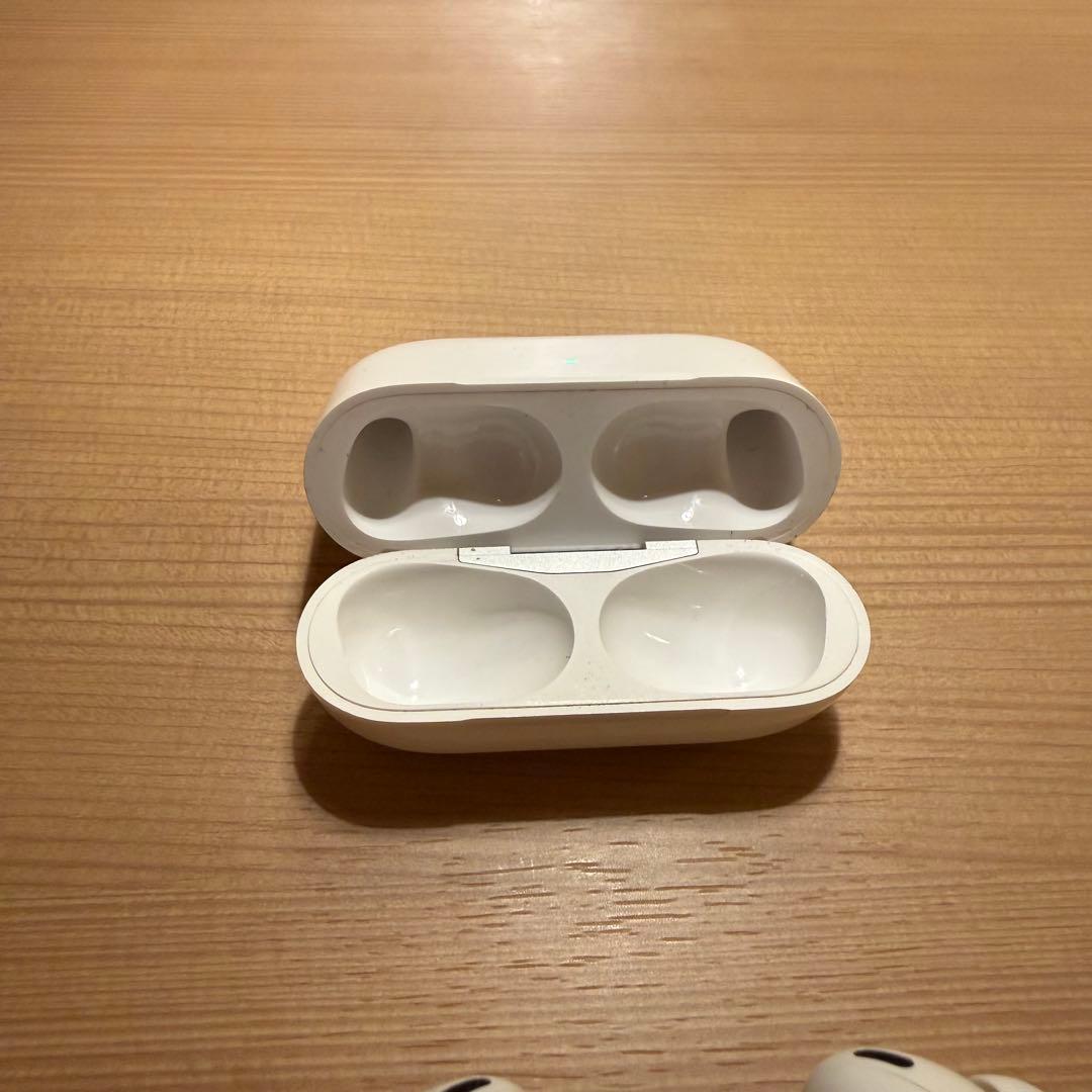 AirPods pro 2 エアポッズ プロ 2 第二世代　美品　ケース付属