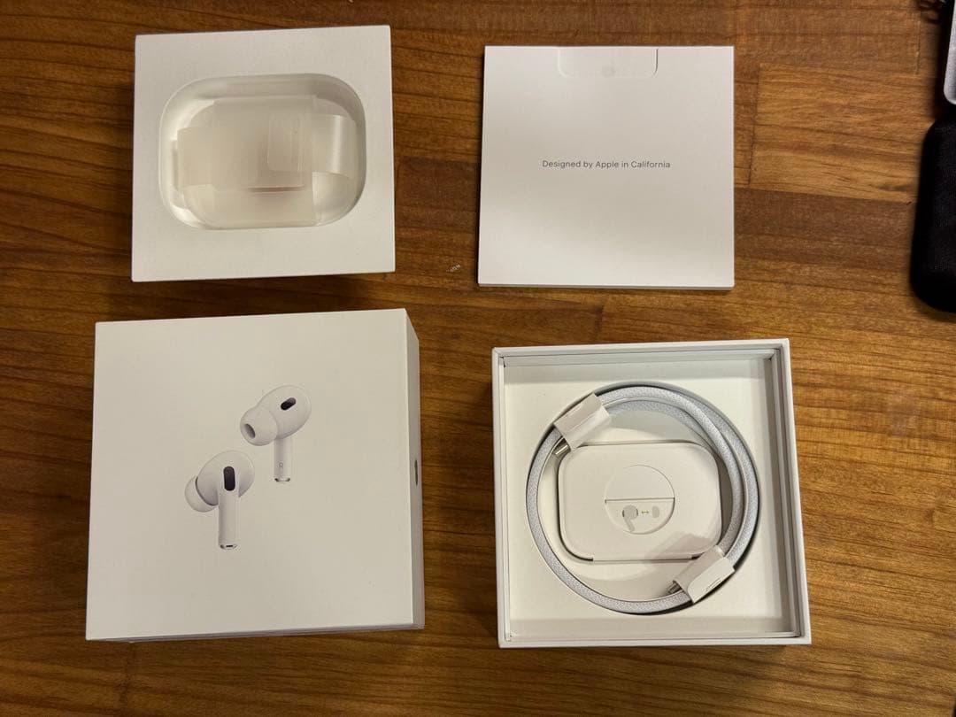 AirPods pro 2 エアポッズ プロ 2 第二世代　美品　ケース付属