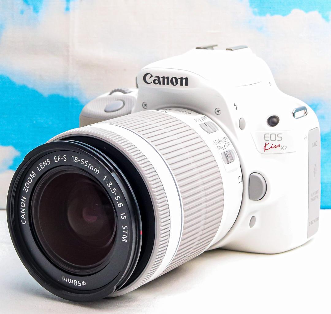 大人気ホワイト一眼レフ⭐️Canon kiss x7⭐️超小型⭐️スマホに転送♪