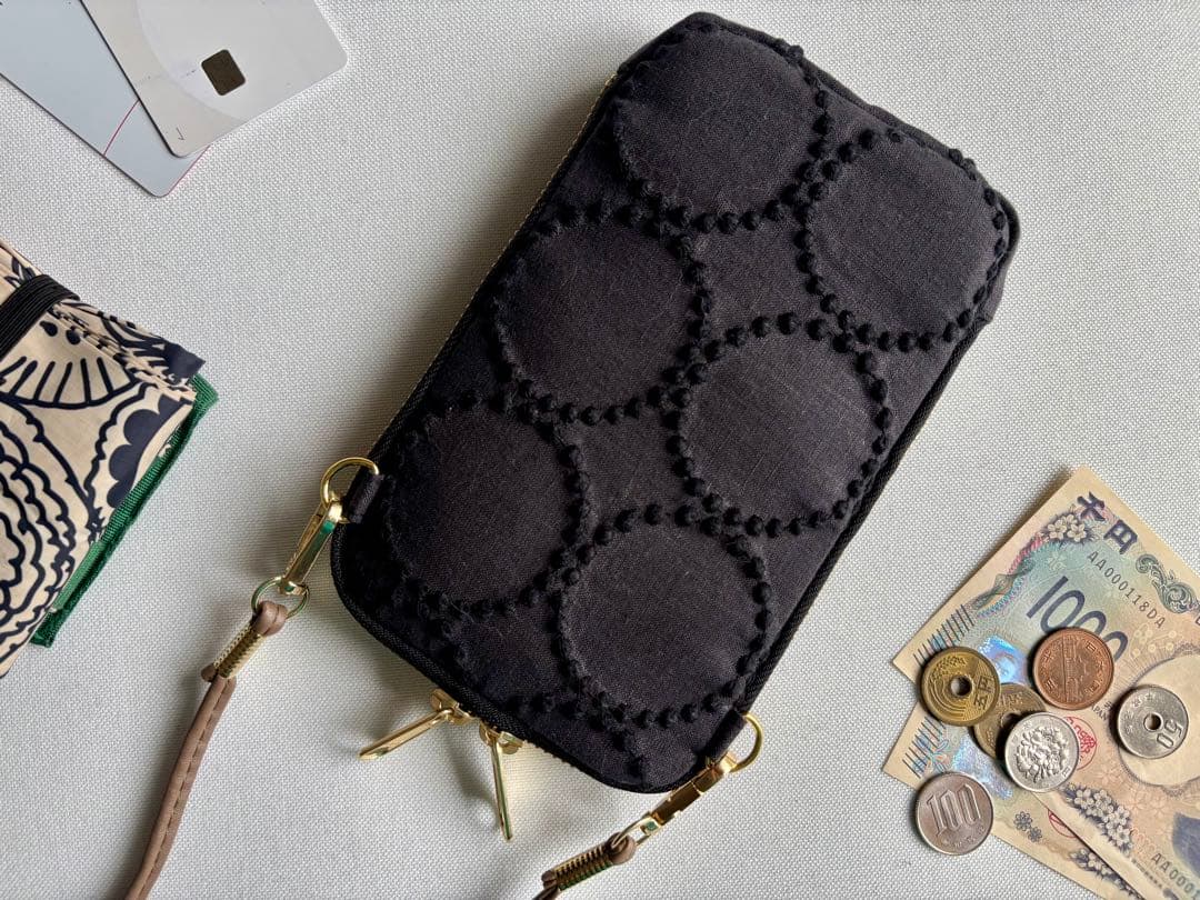 【スマホショルダー】ミナペルホネン タンバリン charcoal × black