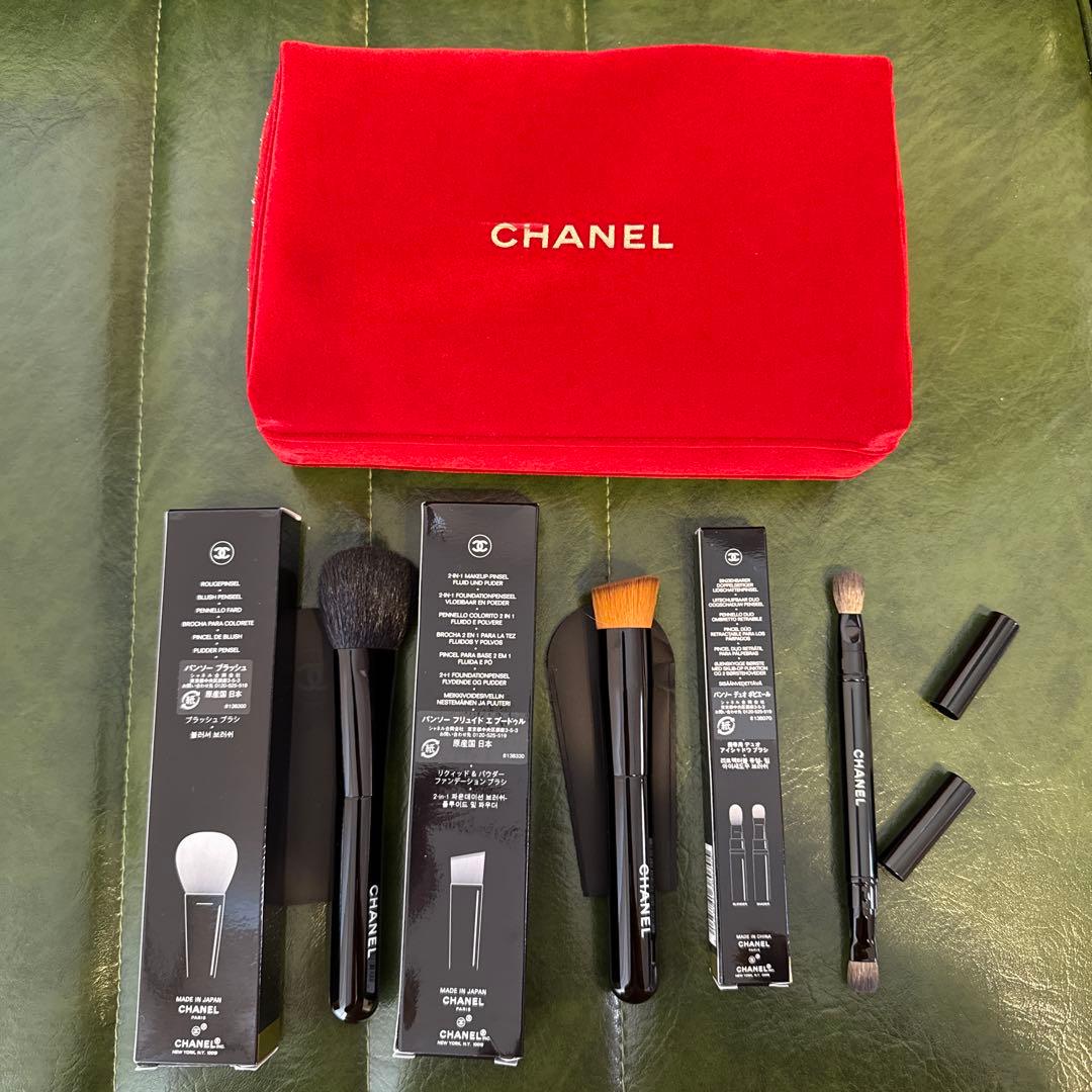 CHANEL レ パンソー ドゥ シャネル　ポーチ&メイクブラシセット