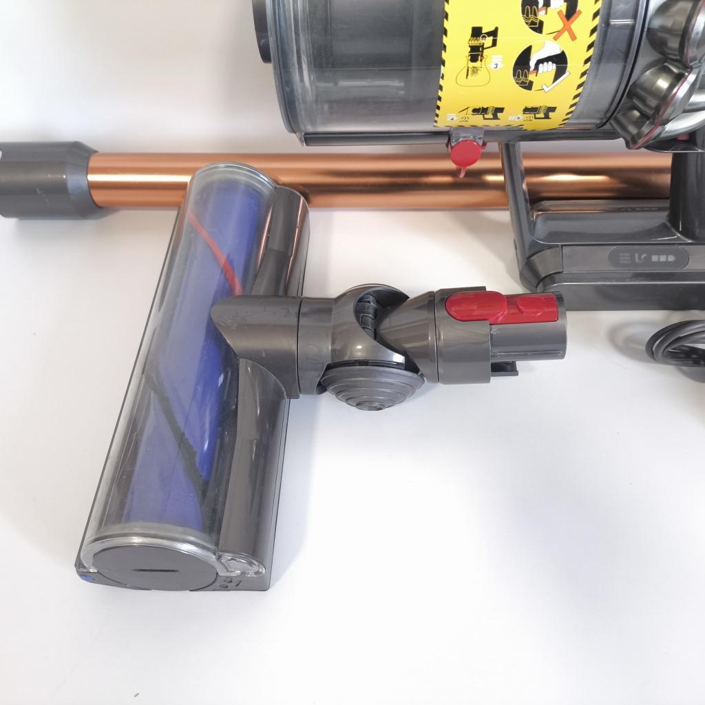すぐ使える　ダイソン SV12 サイクロン掃除機 本体と付属品 No88