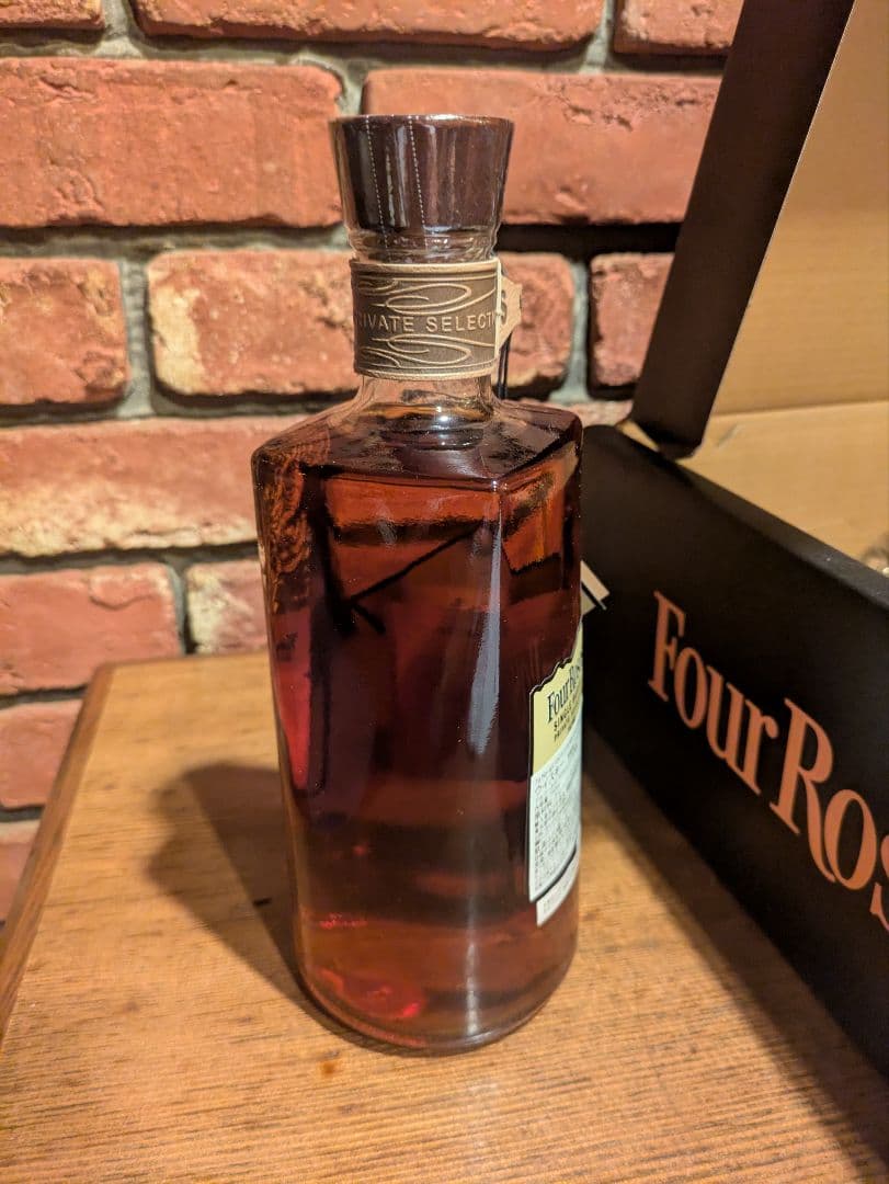 Four Roses バーボンウイスキーとグラスセット