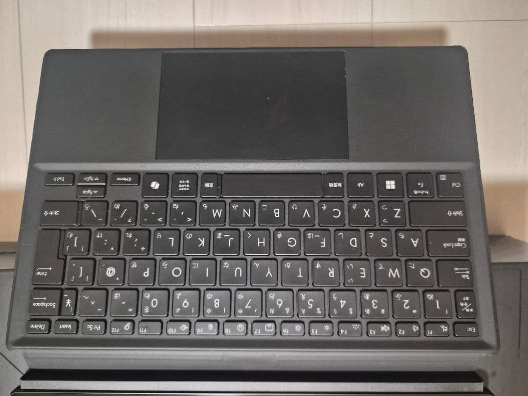 ASUS ProArt PZ13 ノートPC 本体