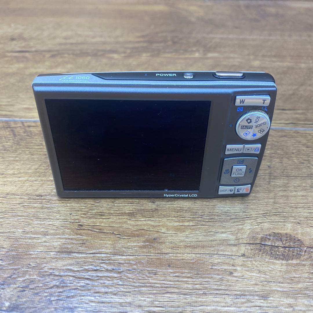 OLYMPUS オリンパス　デジタルカメラ　M-1060 ホワイト　y-37