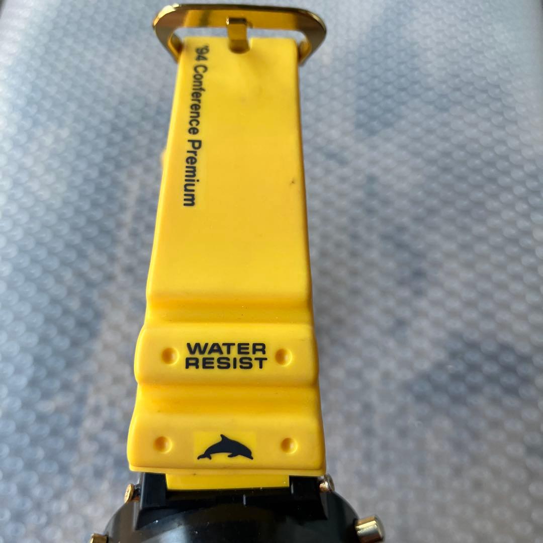 CASIO デジタル腕時計 イルカクジラ ブラック/イエロー 20BAR