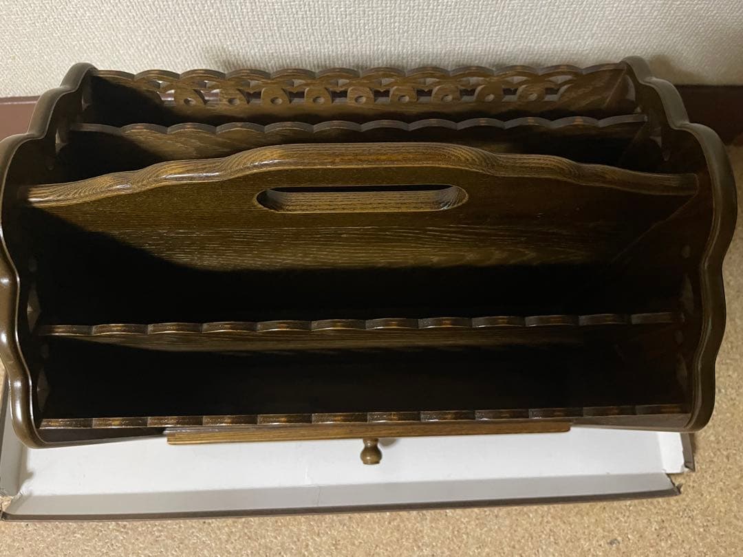 専用出品　パリの雑貨屋シリーズのアンティーク調の木製マガジンラック