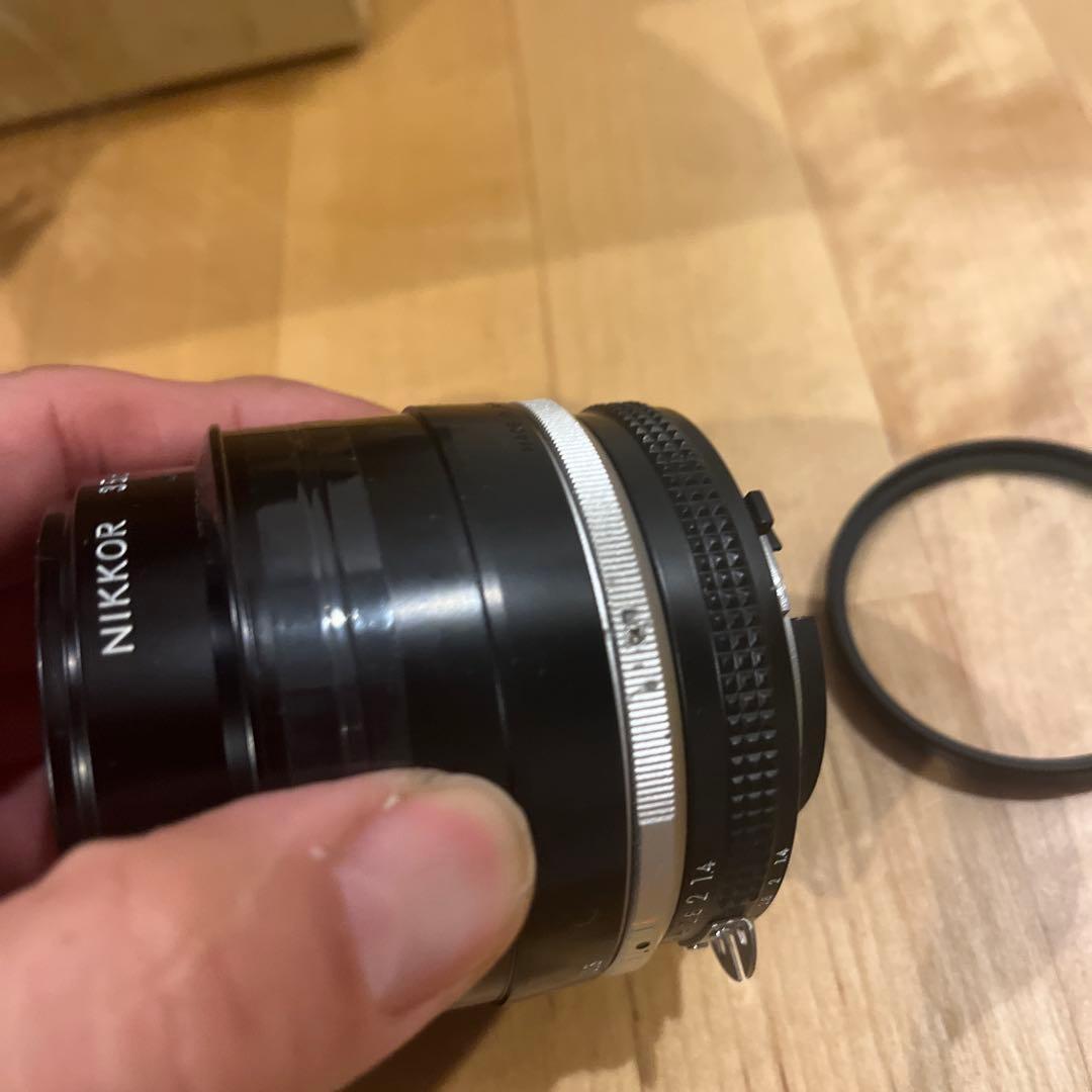 Nikkor 35mm f/1.4 レンズ