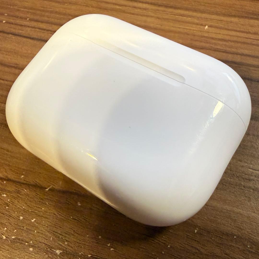 第3世代 AirPodsPro3 本体ケースのみ 中古美品 apple