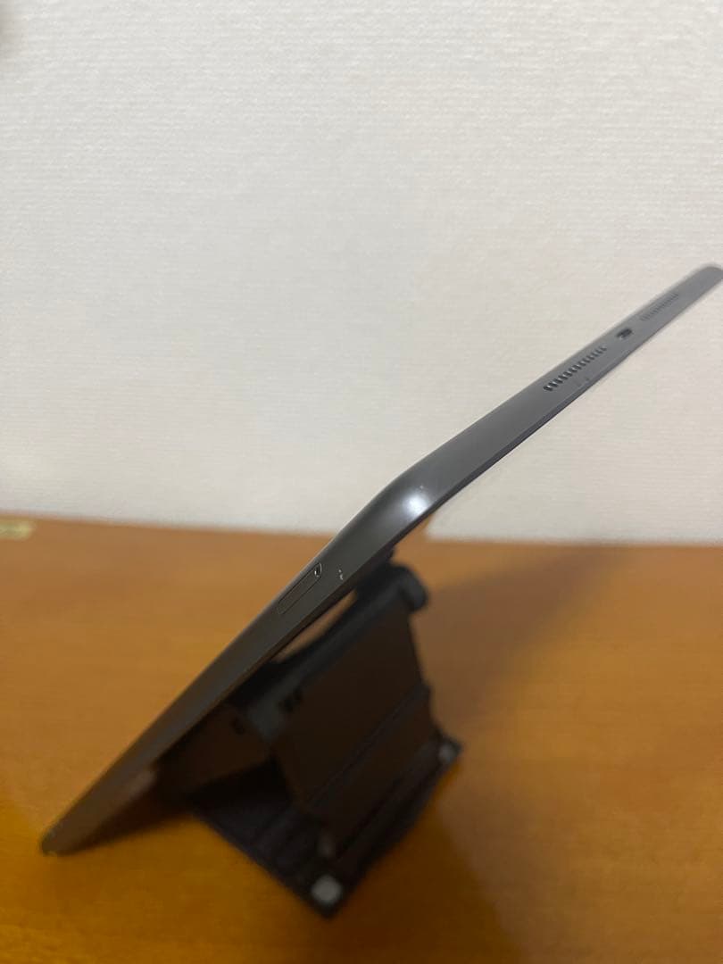 iPad 第7世代 10.2インチ 32GB Wi-Fi + セルラー