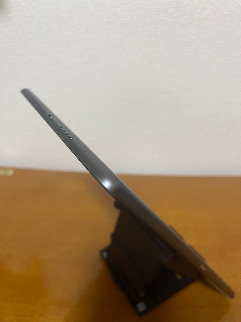 iPad 第7世代 10.2インチ 32GB Wi-Fi + セルラー