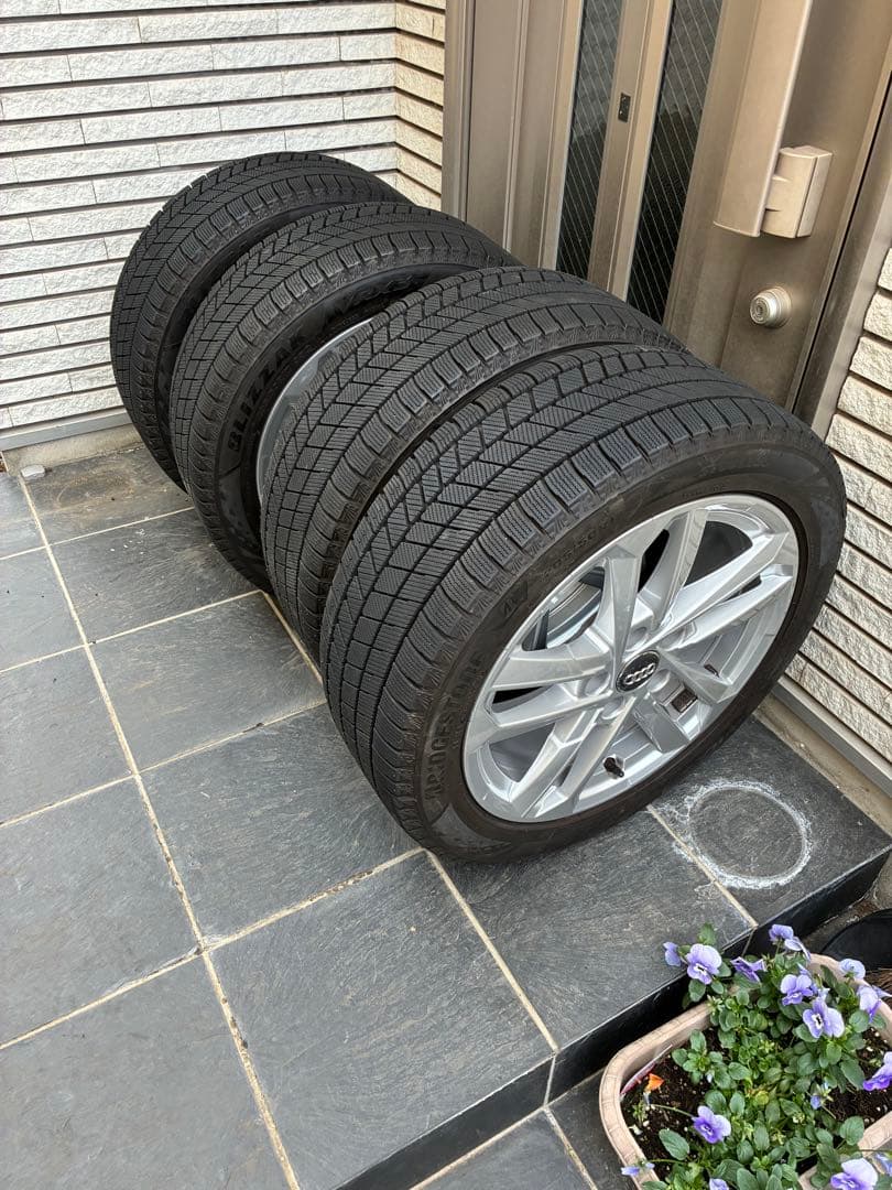 アウディA3純正17インチホイール 23年製ブリザックVRX3スタッドレス計4本