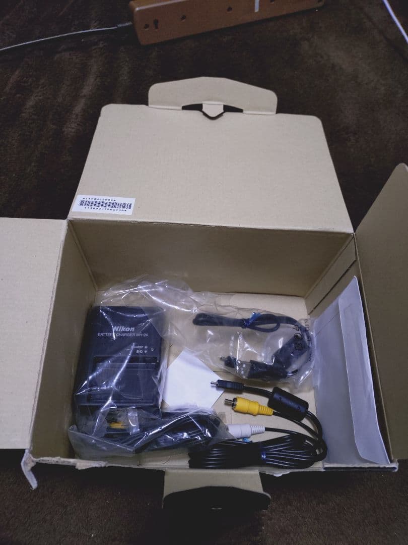 ジャンク品　Nikon D3300デジタル一眼レフカメラ 標準レンズ付き