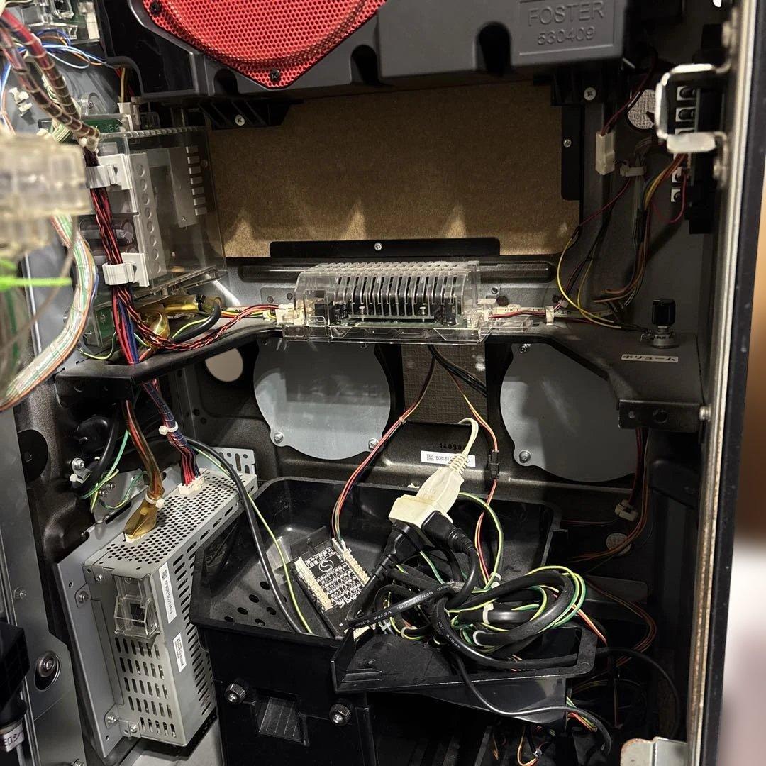 ミリオンゴッド スロットマシン ユニバーサル