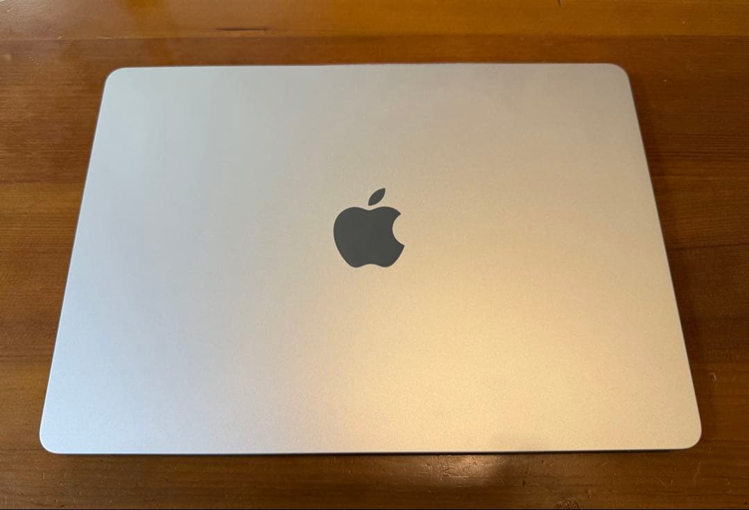 【美品】Macbook Air M2 8/256 スターライト