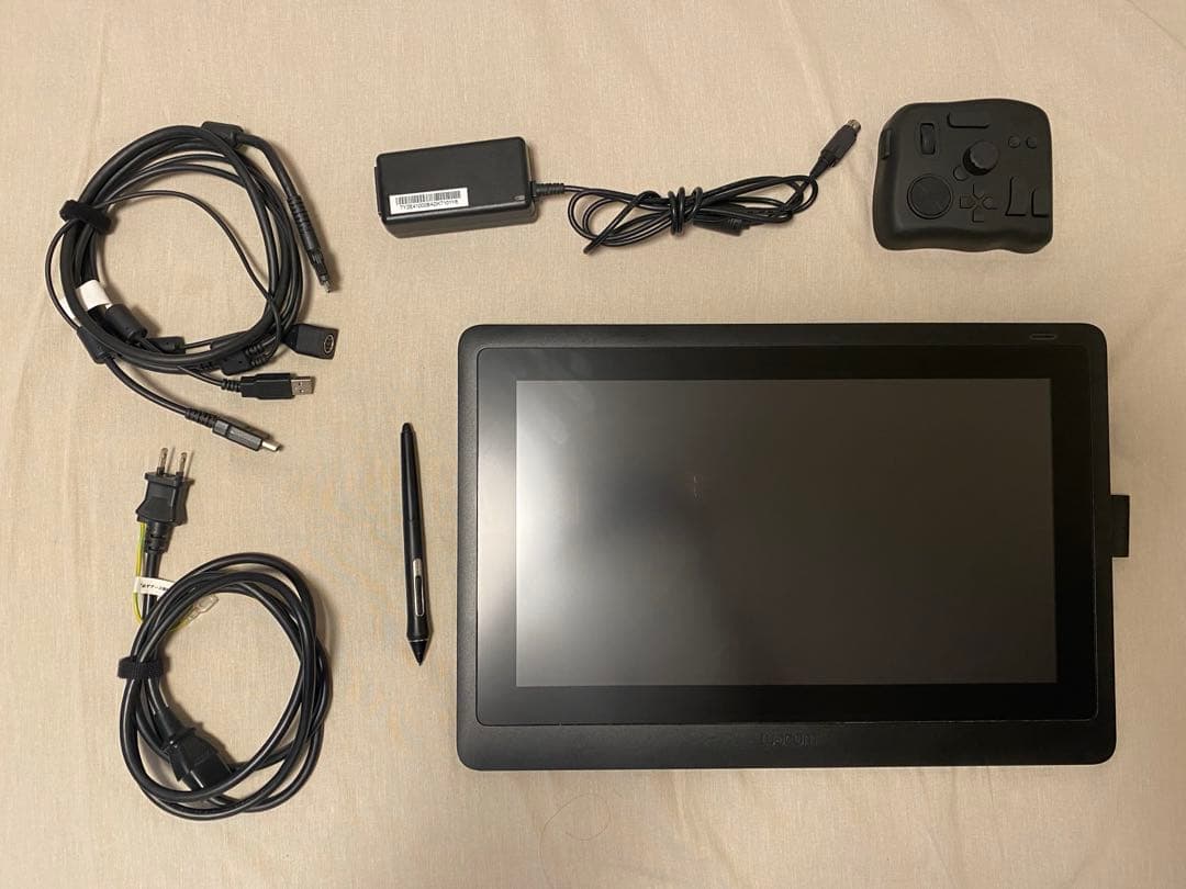 液タブ・ペンタブ Wacom Cintiq 16 DTK1660 + Tourbox Elite